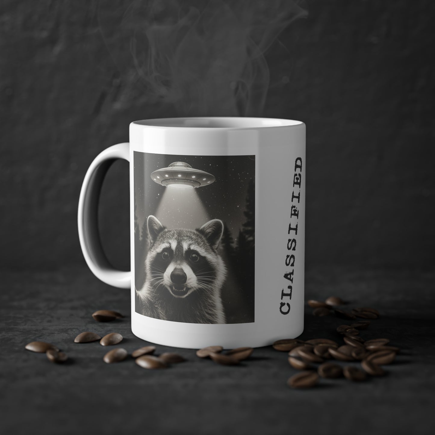 CLASSIFIED Waschbär Tasse | Vintage UFO Motiv | Schwarz Weiß Keramiktasse