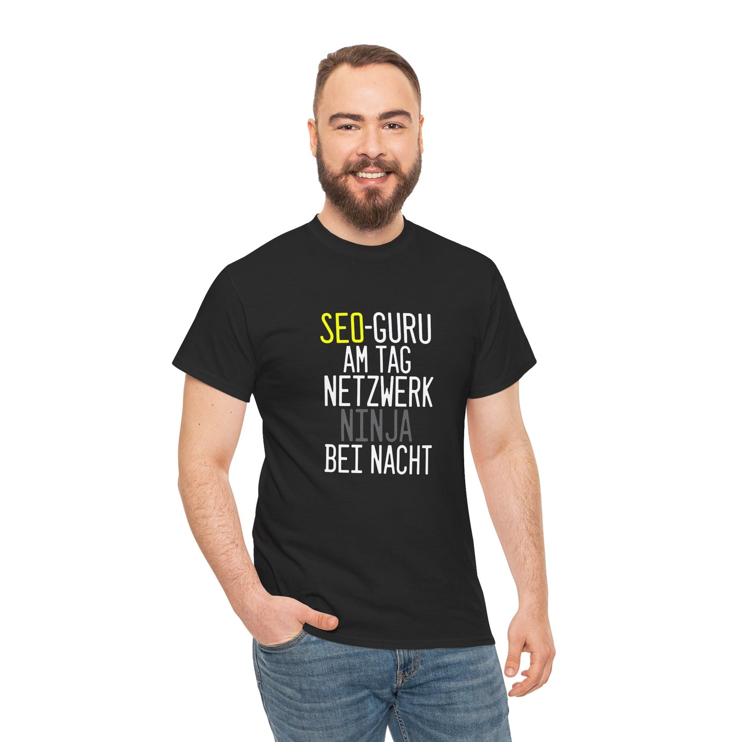 "SEO-Guru am Tag, Netzwerk-Ninja bei Nacht" T-Shirt