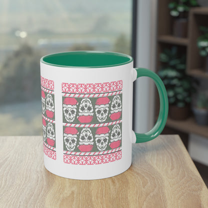 Ugly Sweater Totenkopf Tasse - Weihnachtlicher Grusel mit Stil