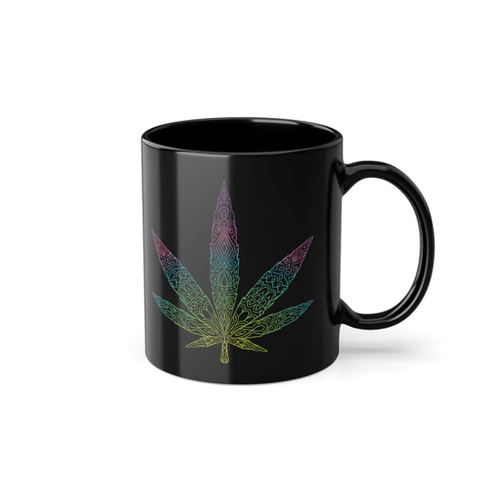 Schwarze Tasse mit bunt gemustertem Cannabis-Blatt - Für stilvolle Kräuterfans